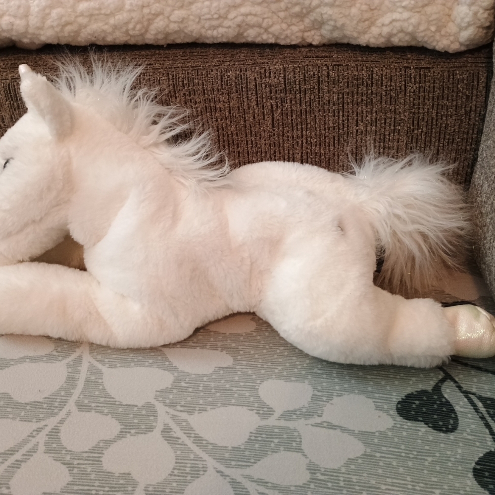FAO Schwarz Adopt A Pets Plush Cuddly White Unicorn Stuffed Animal